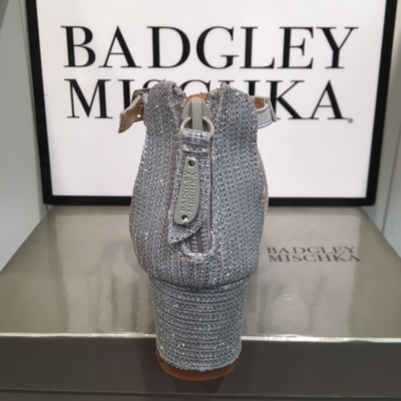 Badgley Mischka Kids Shoes - Picture 3 of 3